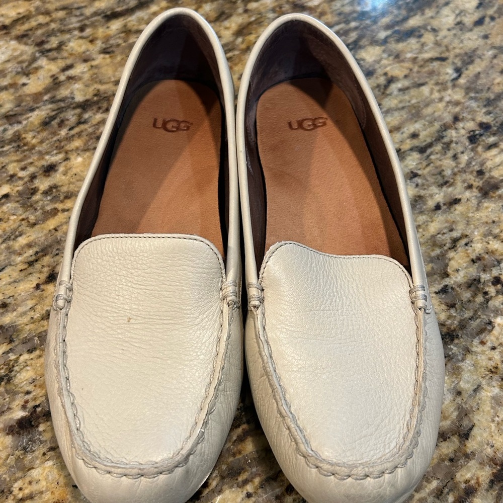 Ugg women’s leather loafer 7.5